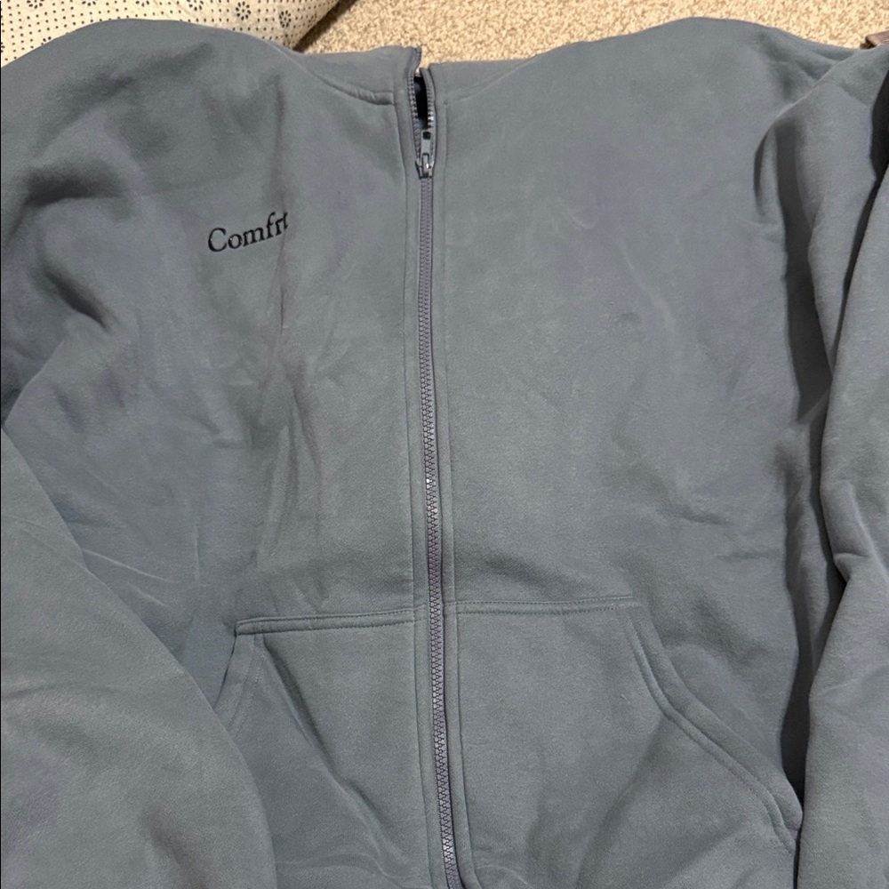 Comfrt cloud zip hoodie size xlarge